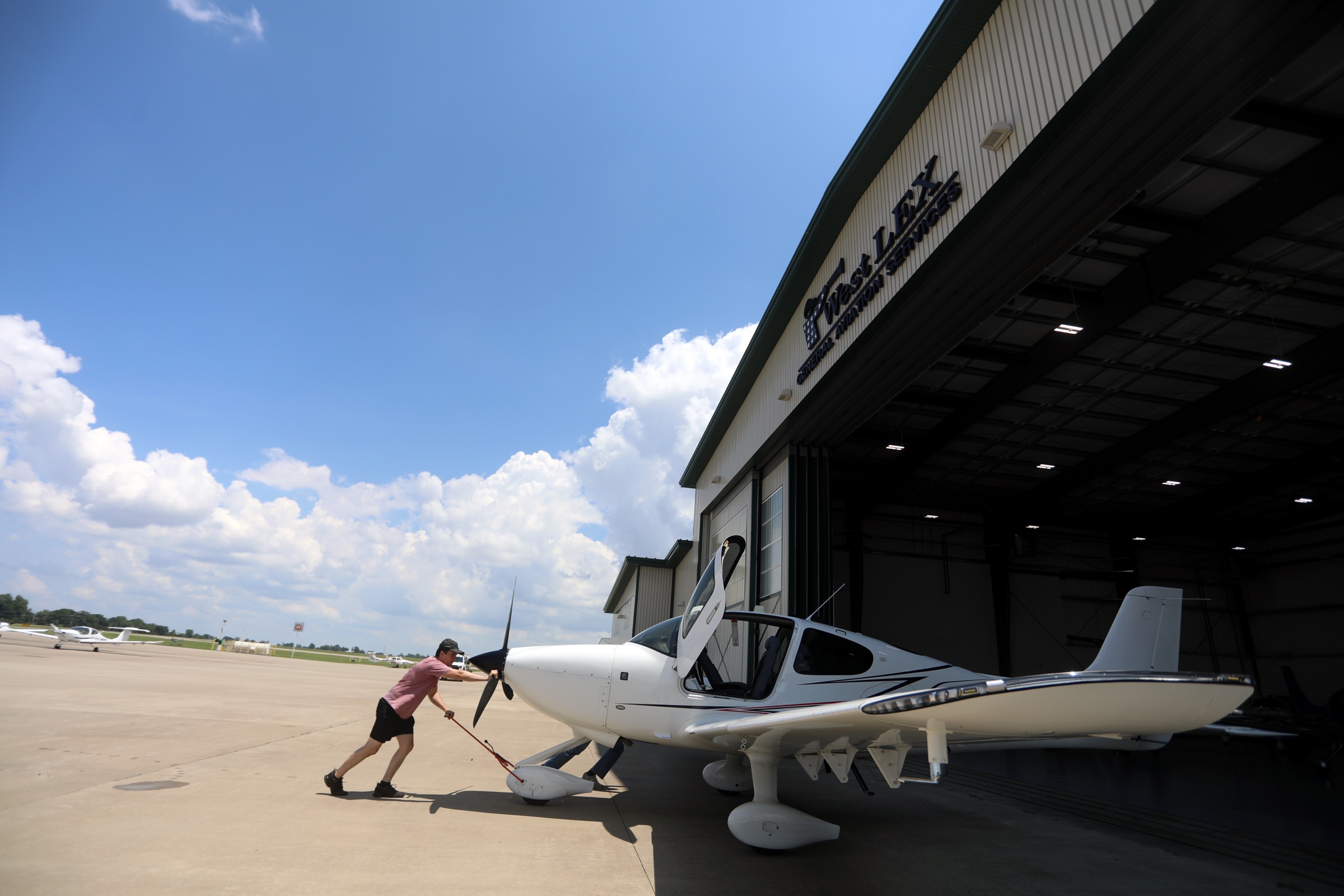 Cirrus SR20 on the ramp at Blue Grass Airport